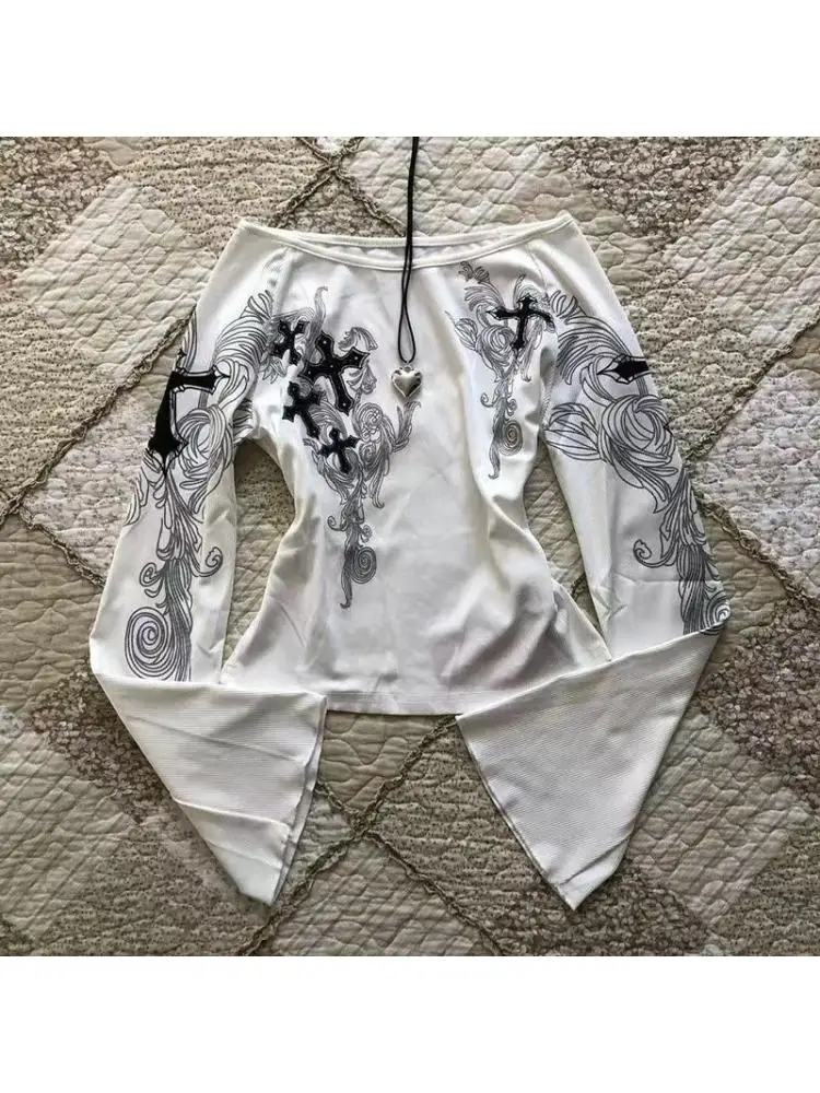 Erwofeina T-shirt retrò americana Slash Neck Manica svasata Graphic Tee 2000s Abbigliamento Y2k Slim Chic Manica lunga Moda coreana Top