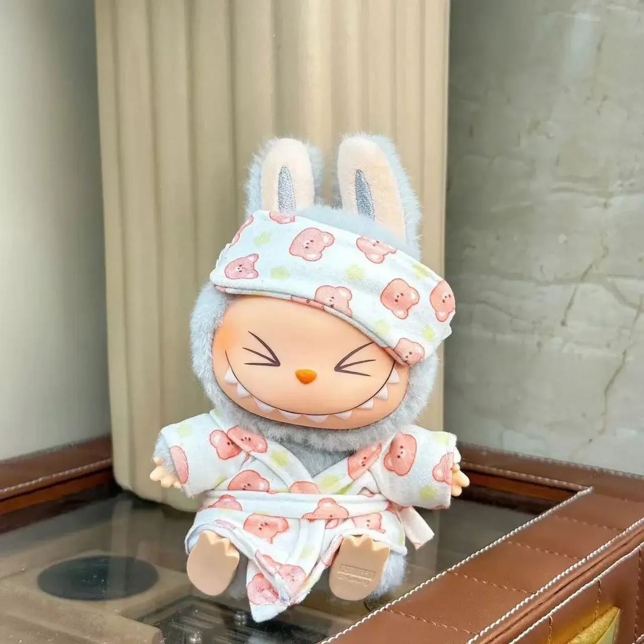 15-17 سنتيمتر Labubu بيجامة صغيرة مع قناع عين ثلاث قطع Kawaii V1 V2 Labubu الملابس لطيف المعبود أفخم إكسسوارات دمي هدايا الاطفال