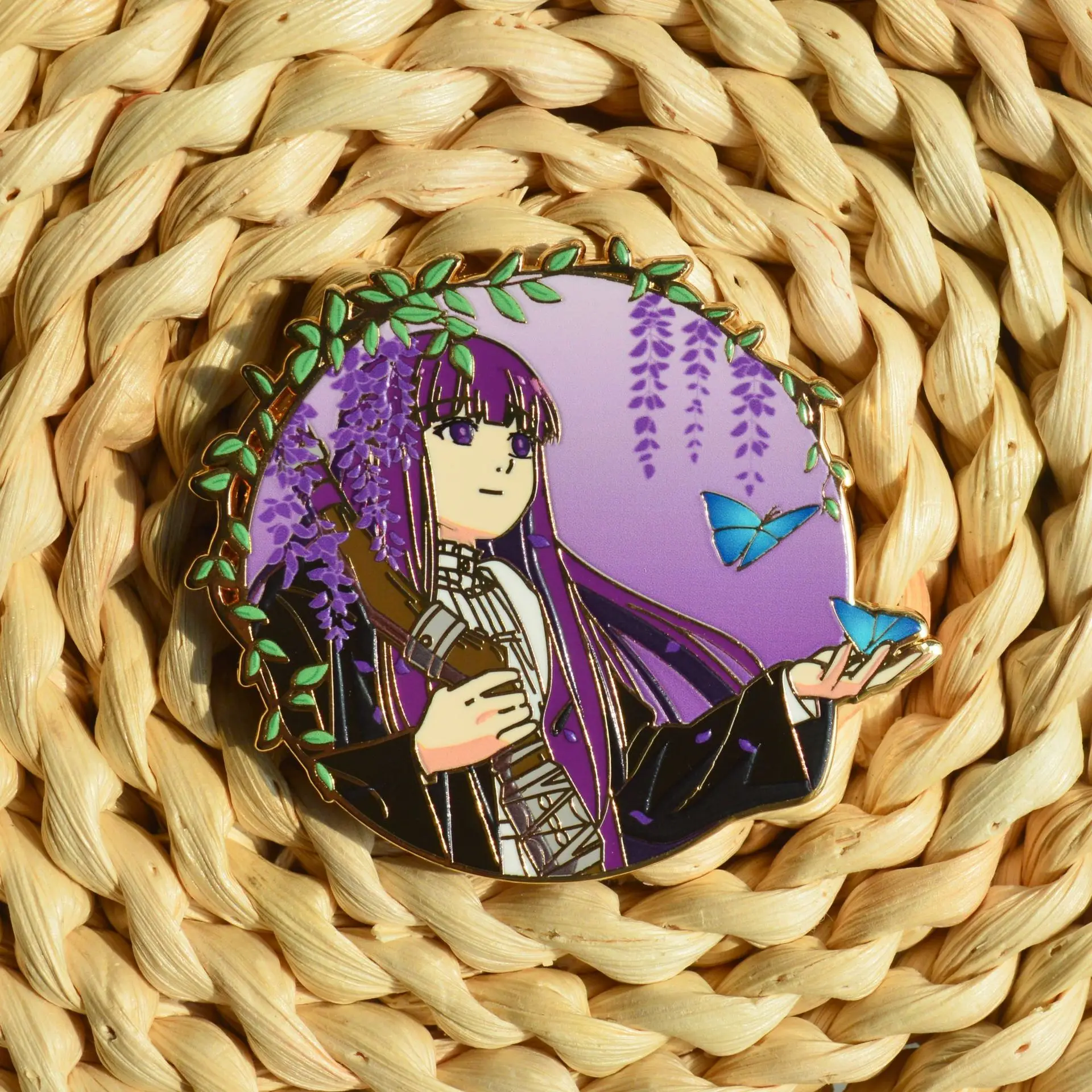 فريرين: ما وراء نهاية الرحلة المينا شارات السرخس دبابيس مانغا دبابيس أنيمي شارة لحقيبة الظهر الملابس التلبيب تأثيري لعبة الهدايا