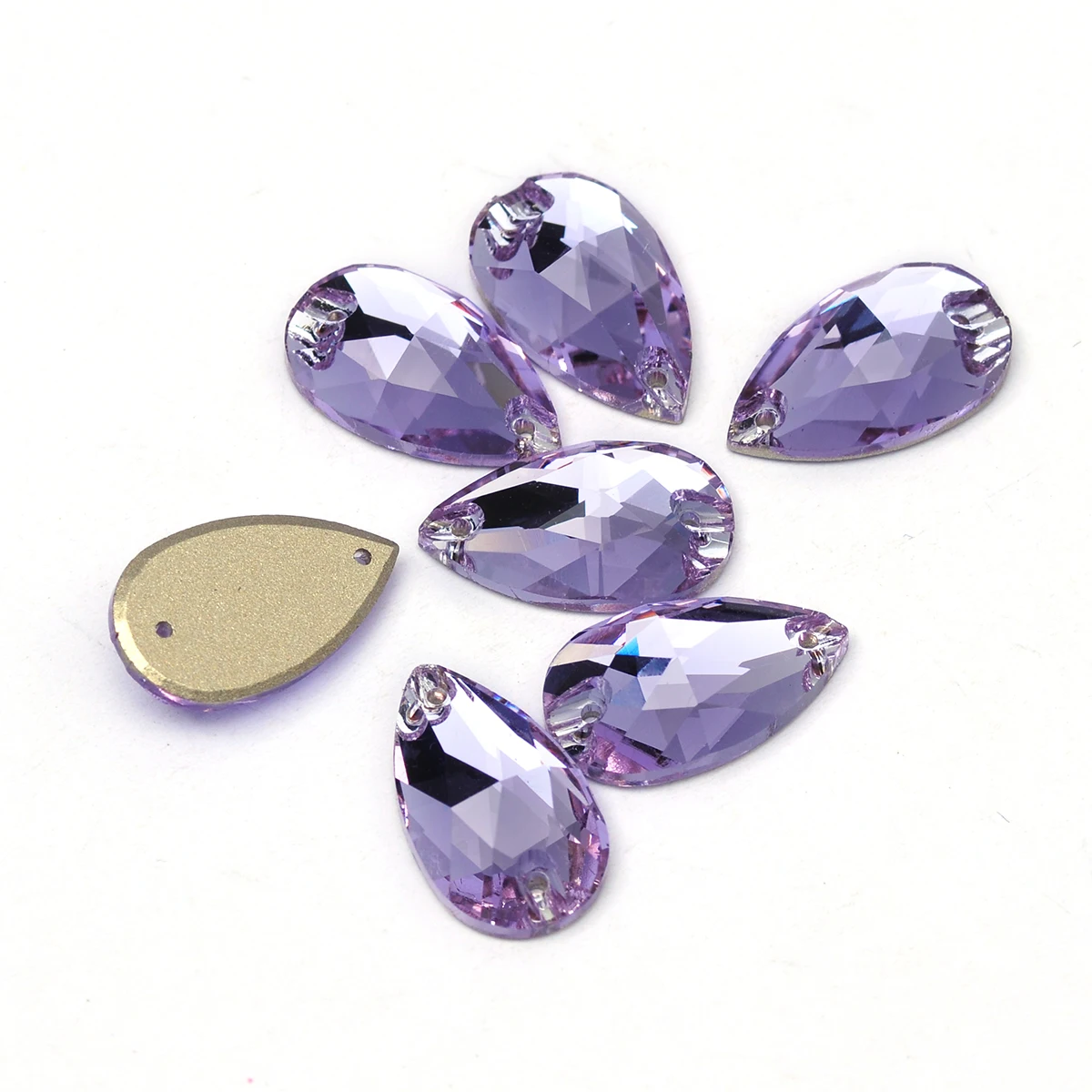 Violette Flatback-Strasssteine im Vorteilspack von PUBRILEX, aufnähbare Steine mit Kanten für Kleidungsstücke und Schmuckdekorationen – Detail 3