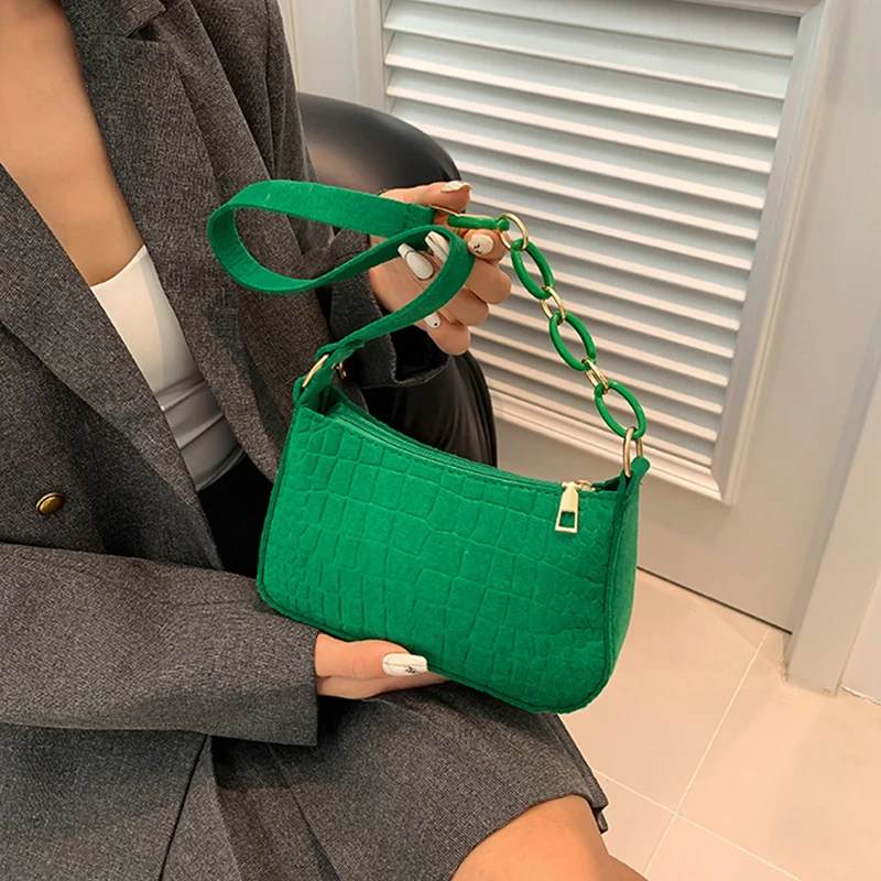 

Trendy Lightweight Women Small Square Bag Crocodile Pattern Faux Fur Material Versatile Chain Strap Single Shoulder Bag