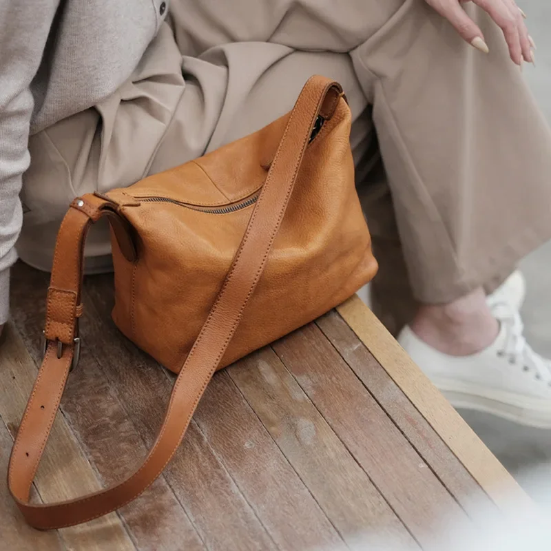 

Retro Leather Shoulder Dumpling Bag Large Capacity Soft Leather Diagonal Bag Female Wide Shoulder Strap Purses And Handbags