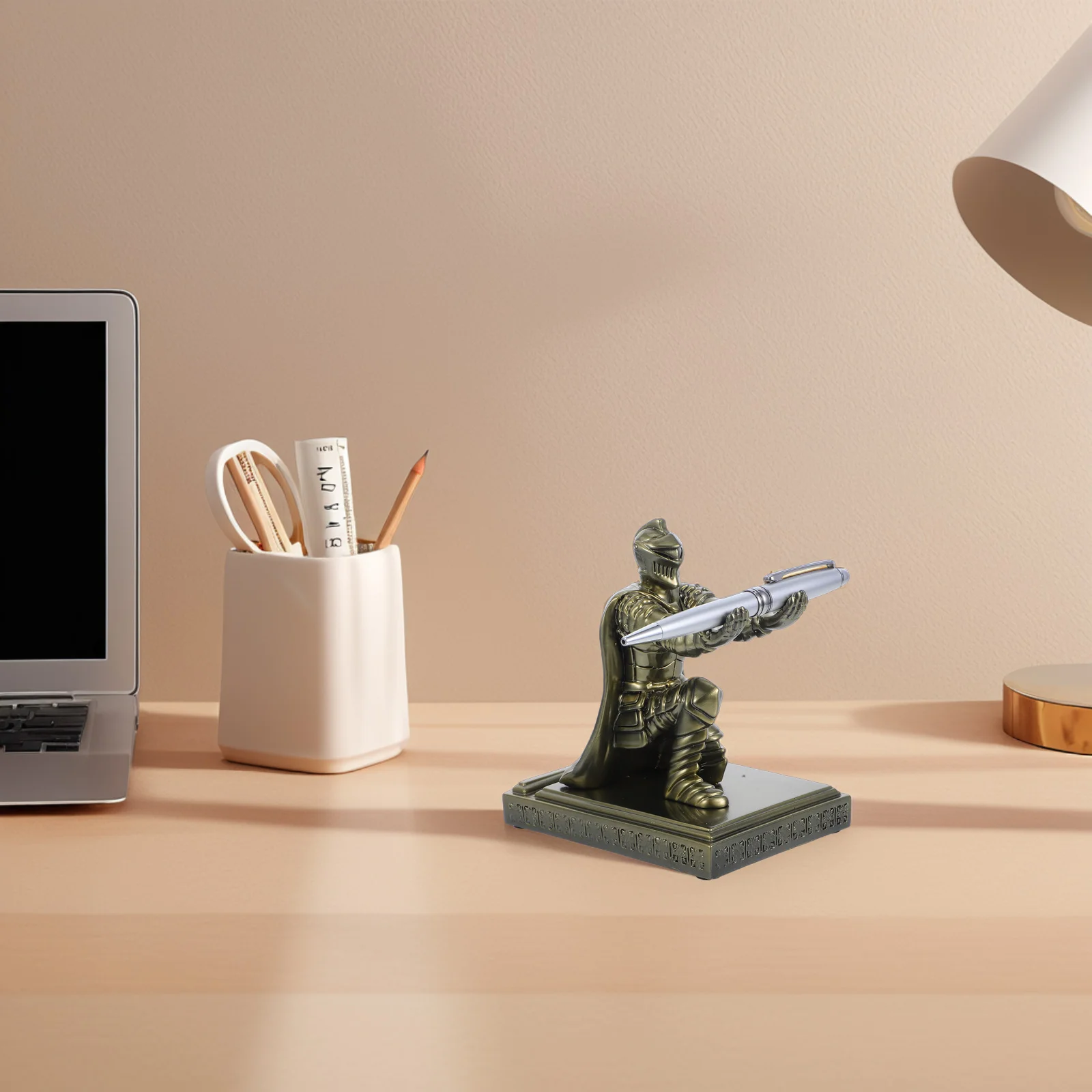 Soldier Pen Holder Pencil Knight Medieval Desk Decor Unique for Retro Stand Resin Small Statue Funny Office Gadgets
