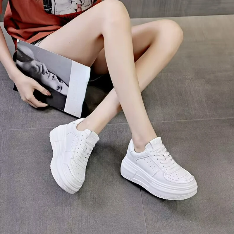 2024 New Leather women\'s White Casual Woman Vulcanize Sneakers traspirante Sport Walking Running Platform Flats Shoes