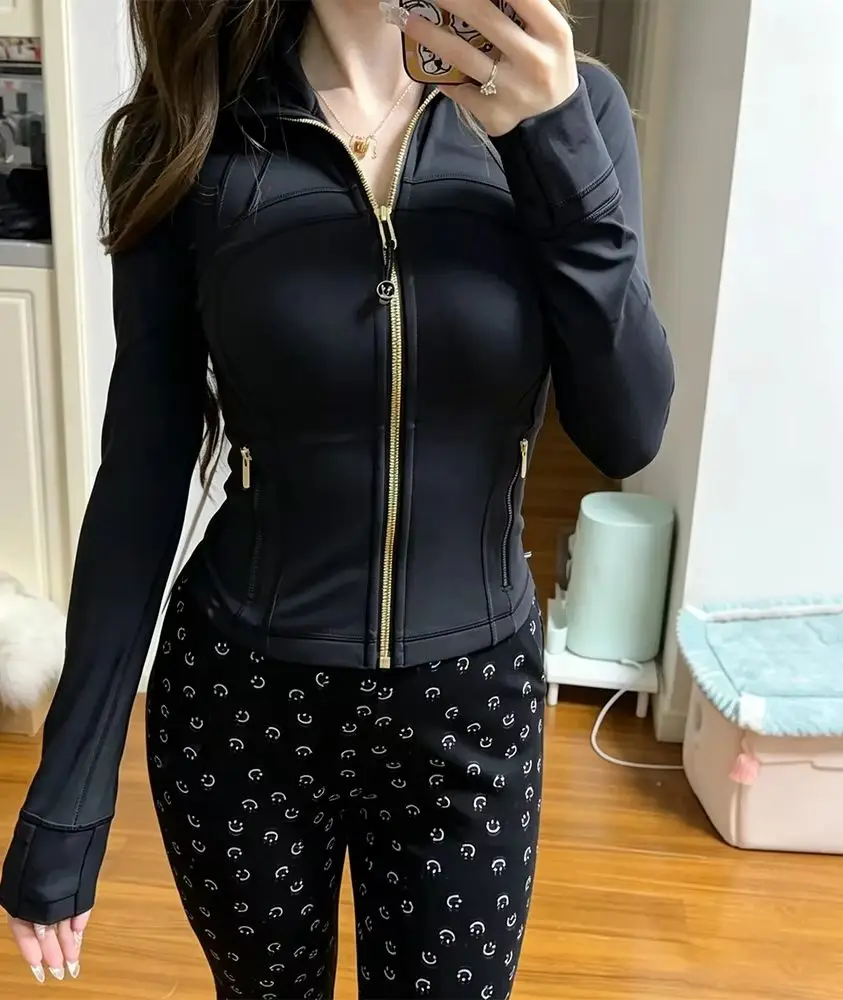 Short yoga Wear, New Stand-Up Collar with Golden Zipper, Quick-Drying, Breathable and Close-Fitting, Suitable for Sports and Run