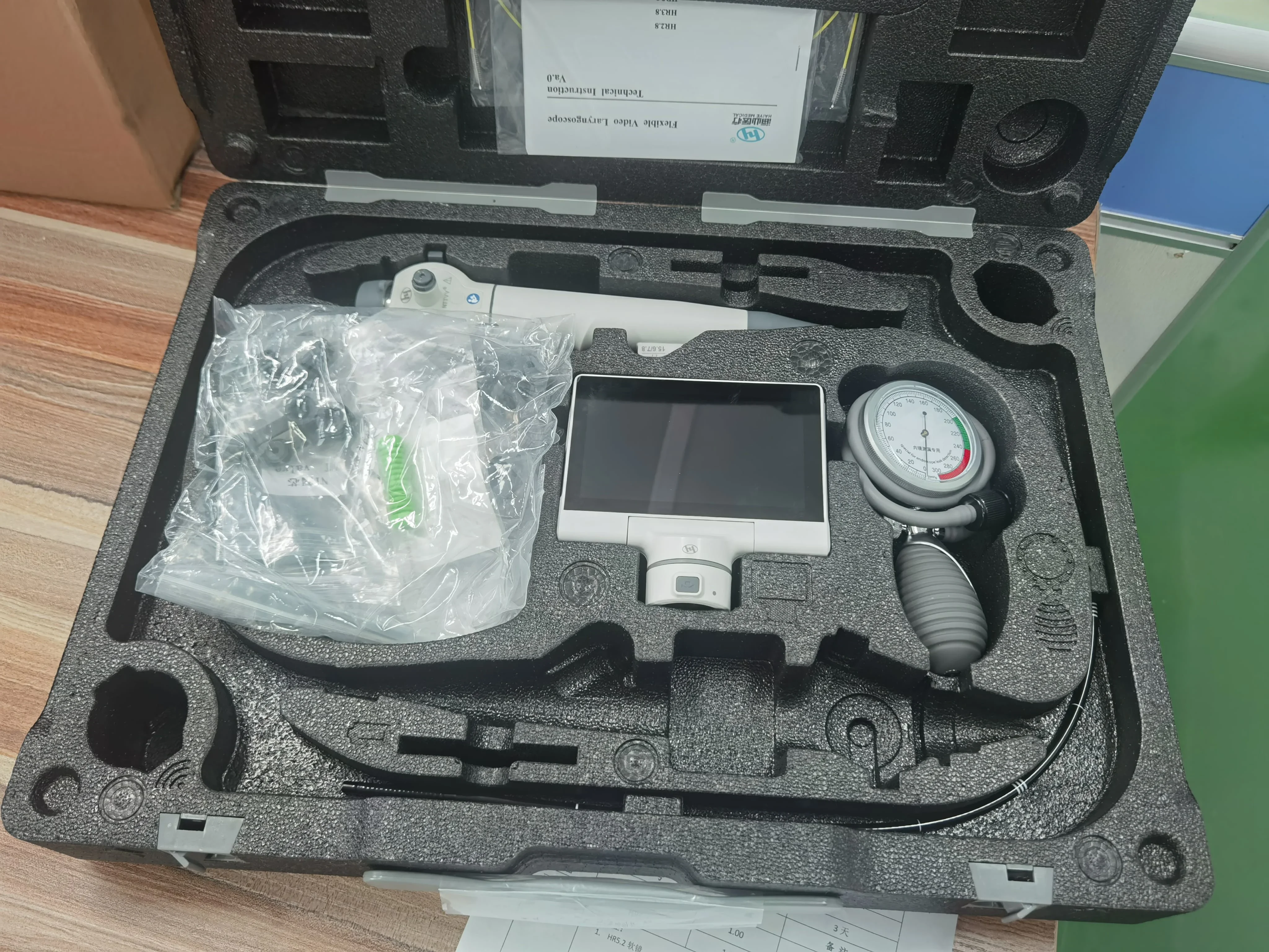 Medical Kit Flexible Video Laryngoscopy with 5 Inch Large Touch Screen Flexible Laryngoscopy Price