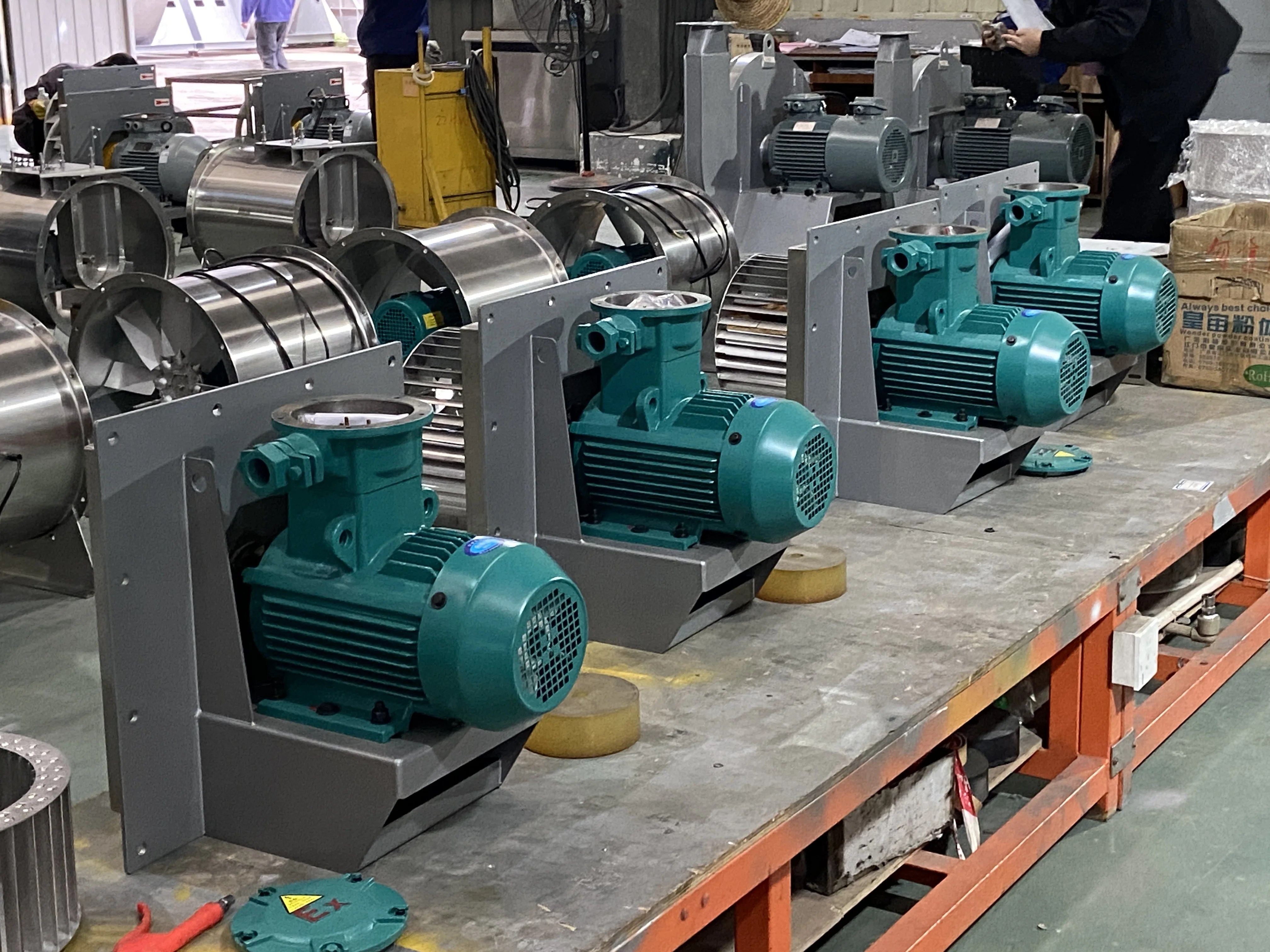 Wentylator odśrodkowy AC ze stali nierdzewnej o dużej mocy, wysokiej wydajności, niskim poziomie hałasu, z ostrzem ze stali nierdzewnej, 220V OEM do usuwania pyłu.