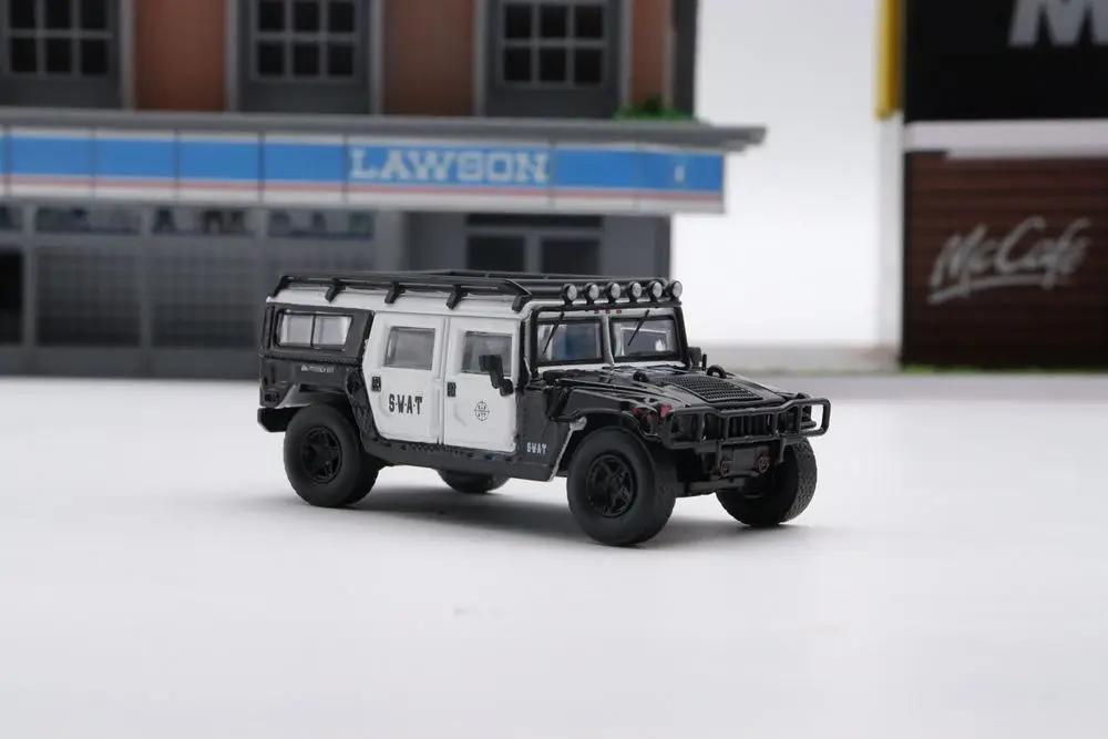 Master 1/64 for Hummer H1 Civilian G-U-L-F Police SUV Diecast Toys Car Models Collection Gifts