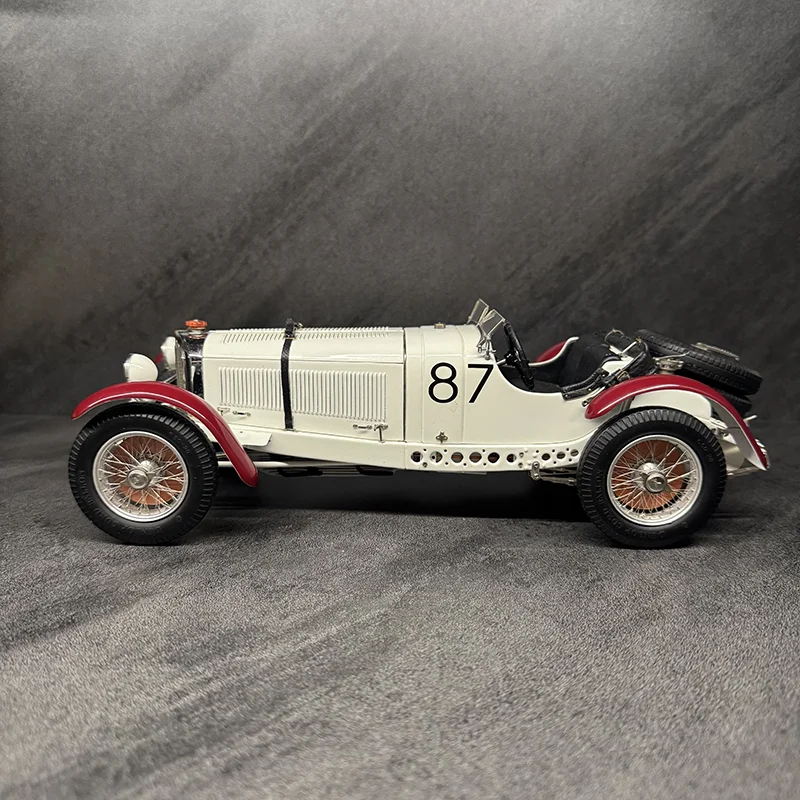 Die-cast 1:18 Scale Benz SSKL Mile Miglia 87 White Elephant