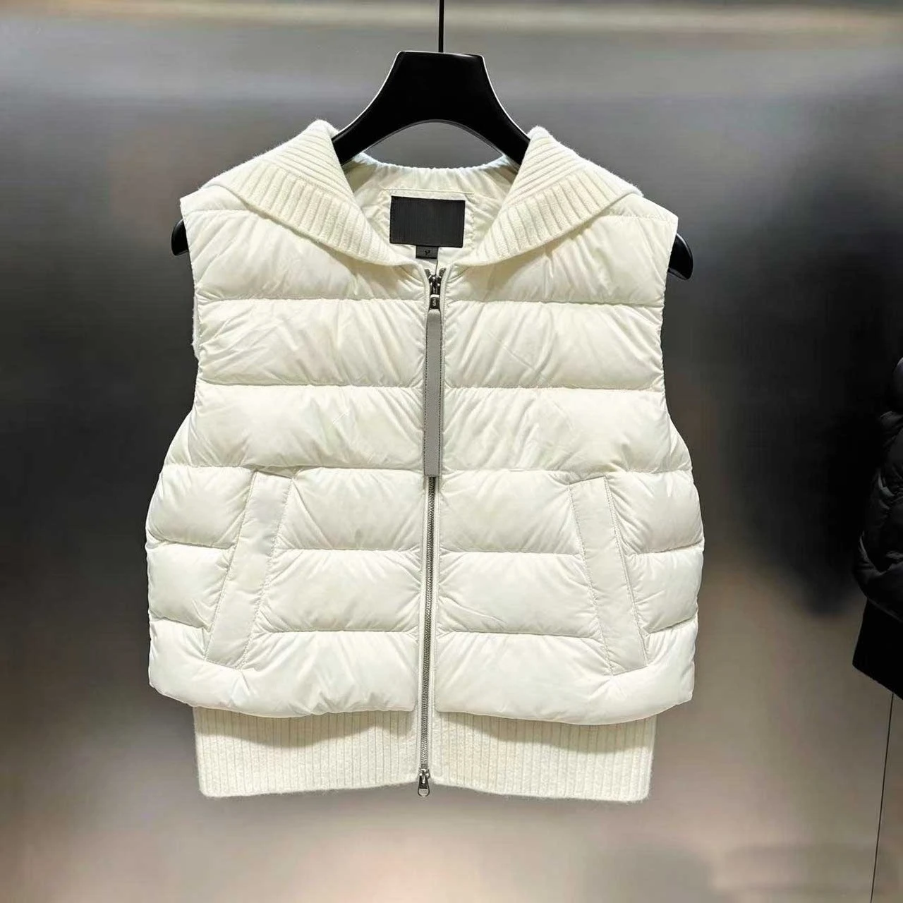2026 Fall Winter Korean Style Women Golf Down VestTrendy Versatile Sleeveless Warm Puffer Waistcoat Ladies Golf Sports Outerwear