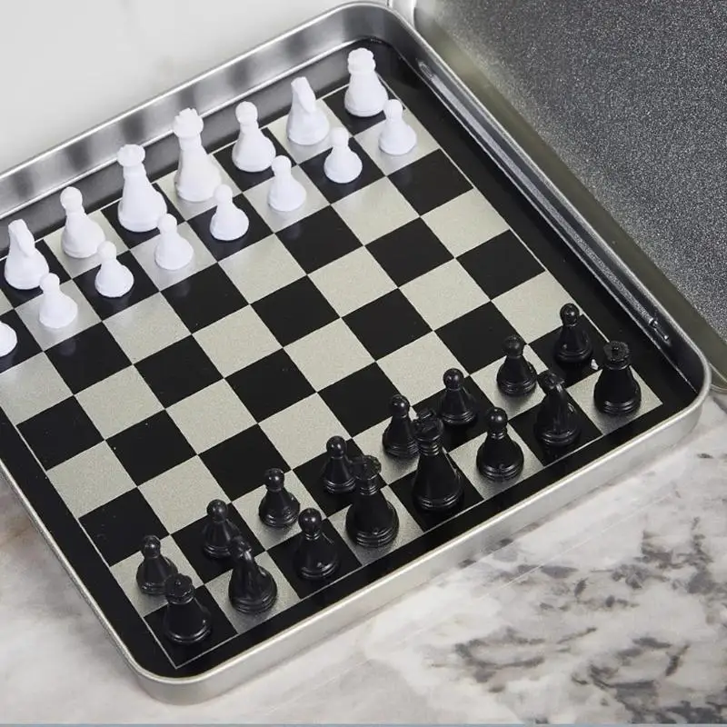 Tragbares Schachspiel aus Metall mit Magnetfuß, perfekt für Kinder und Anfänger
