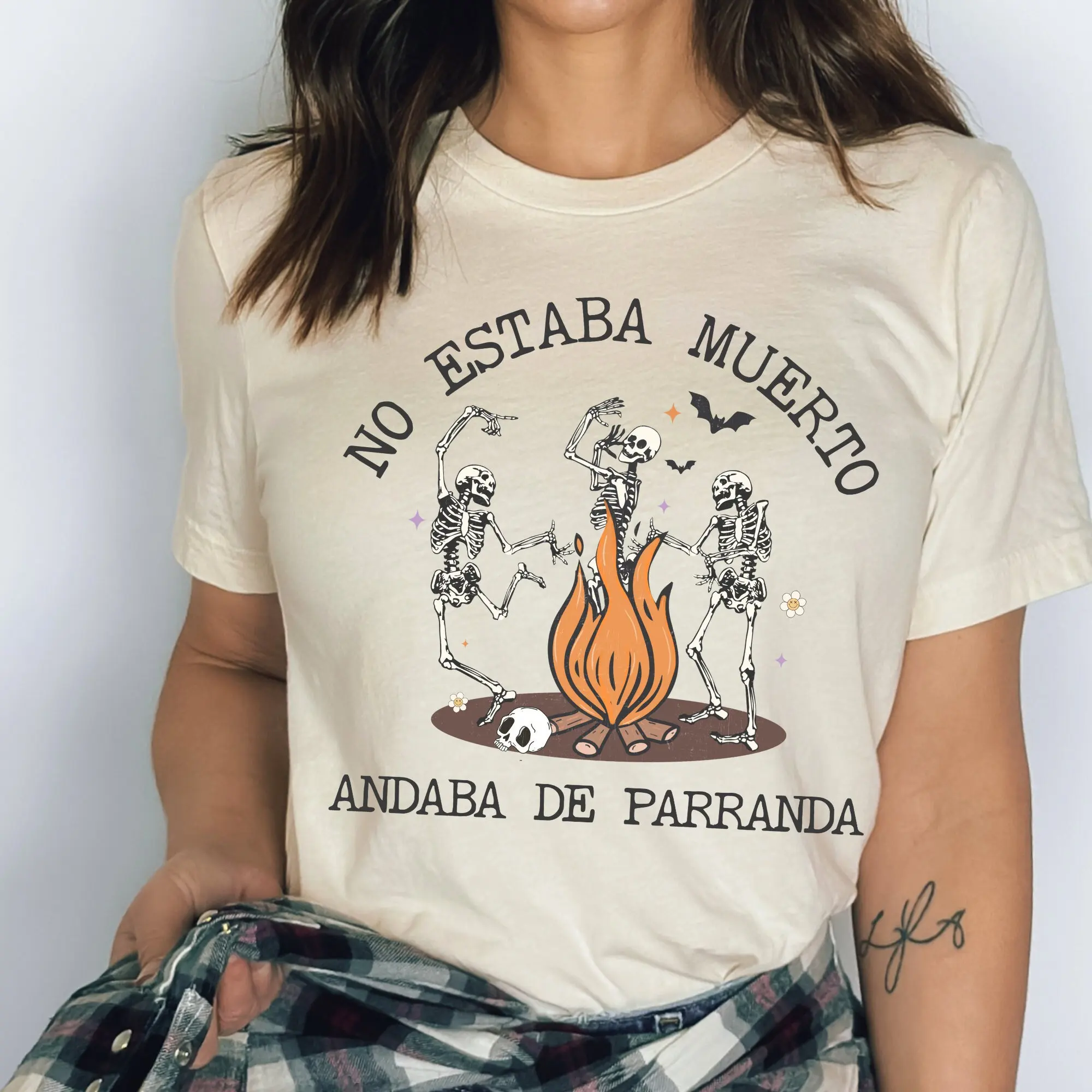 Spanish Halloween T Shirt Latina Spooky Season Fiesta Skeleton Teacher Espanol Bruja Latinx Dancing Maestra