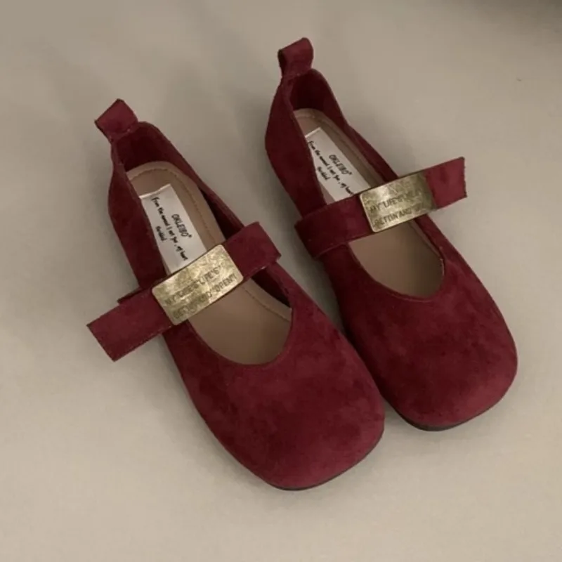 2025 Mocassini da donna con design a punta quadrata di nuova moda primavera 2025, passeggiate all'aperto, comode scarpe basse impermeabili in pelle scamosciata poco profonda