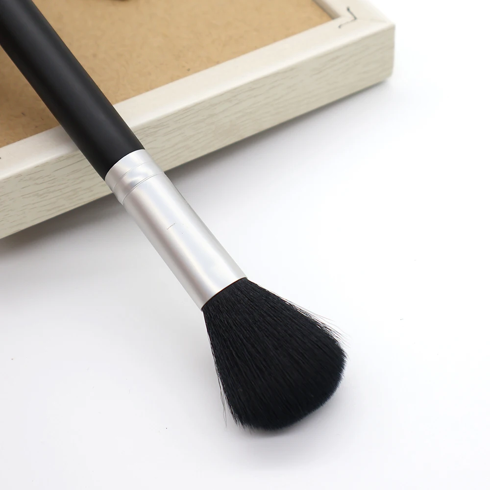 Pennello per cipria Pennelli per trucco professionale Fondotinta multifunzionale nero Blush Scolpire Pennello abbronzante Strumenti per il trucco