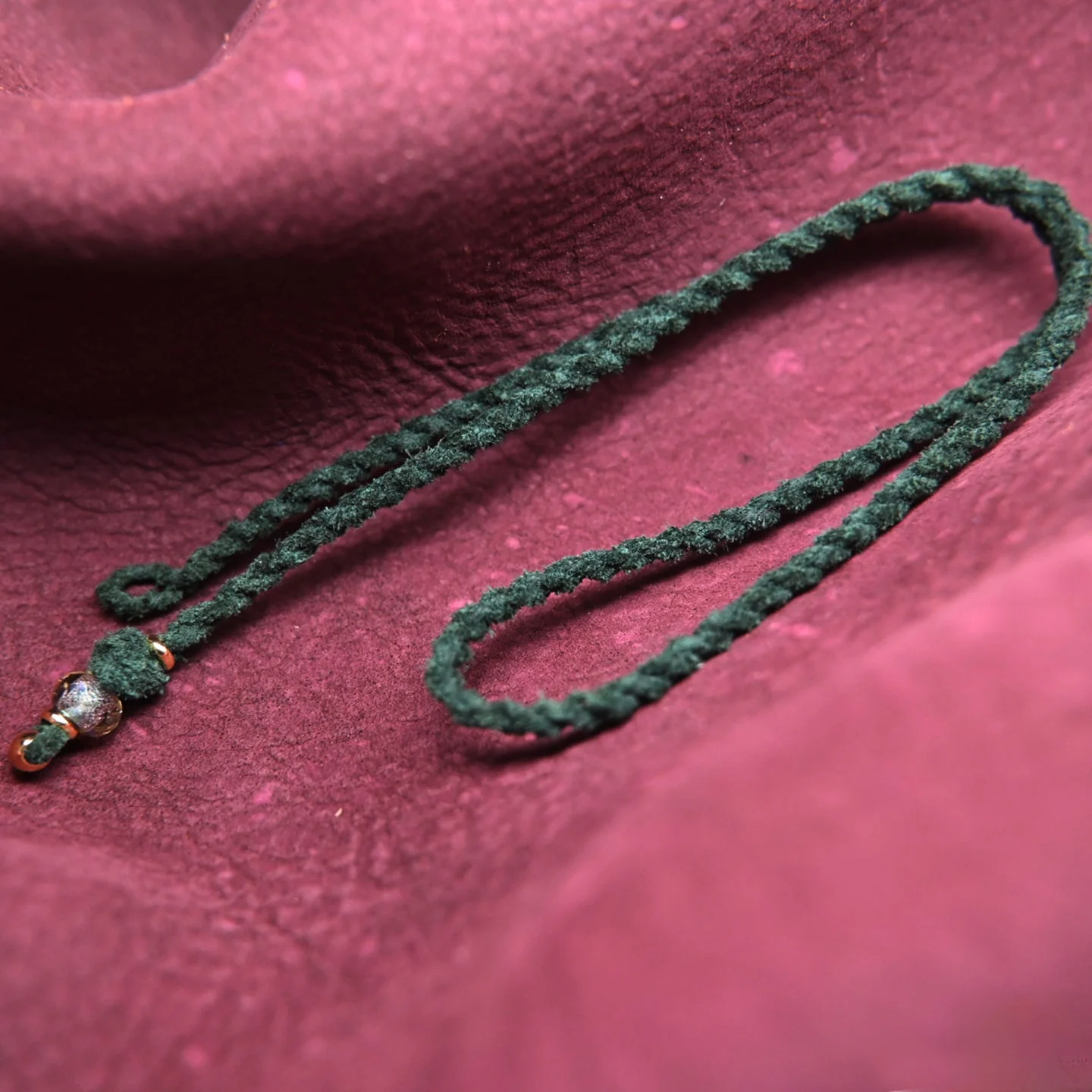 collana-con-ciondolo-unico-in-argento-intrecciato-a-corda-con-pelle-di-ananas-e-frange-a-bottone-gioielli-di-moda-per-coppie-multistrato-esclusiva-online