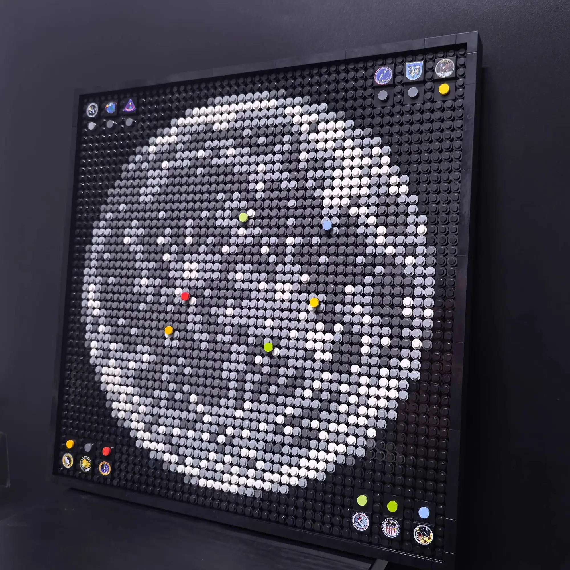 2469PCS MOC Apollo Lunar Landing Pixel Mosaic Mural Assembly Building Blocks Toys 40 * 40 * 2.8CM - view 3