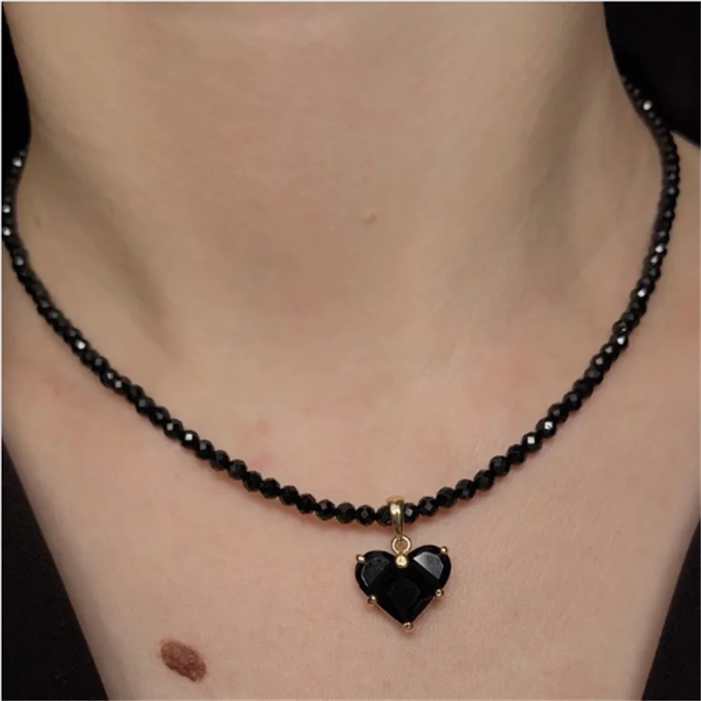 Fashionable Black Crystal Bead Necklace Crystal Zircon Heart-Shaped Pendant New 2024