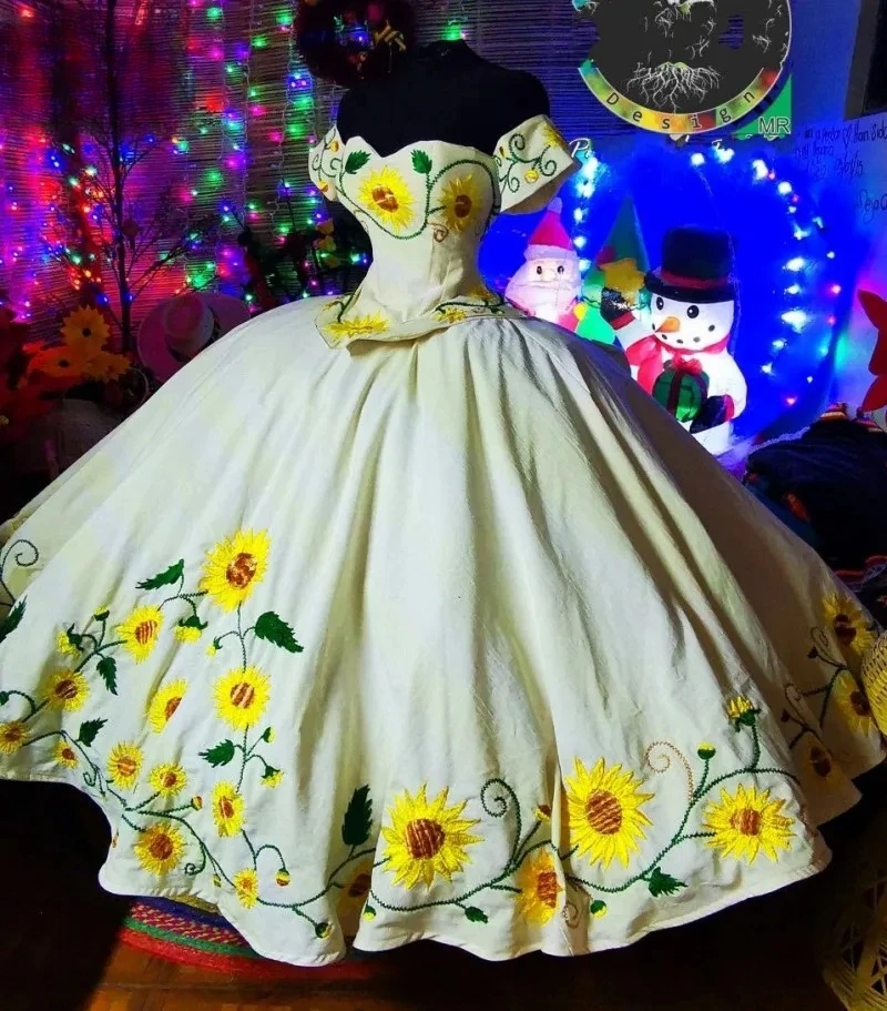 Prinzessin Quince anera Kleider Ballkleid von der Schulter Satin Stickerei süß 16 Kleider 15años mexikanisch