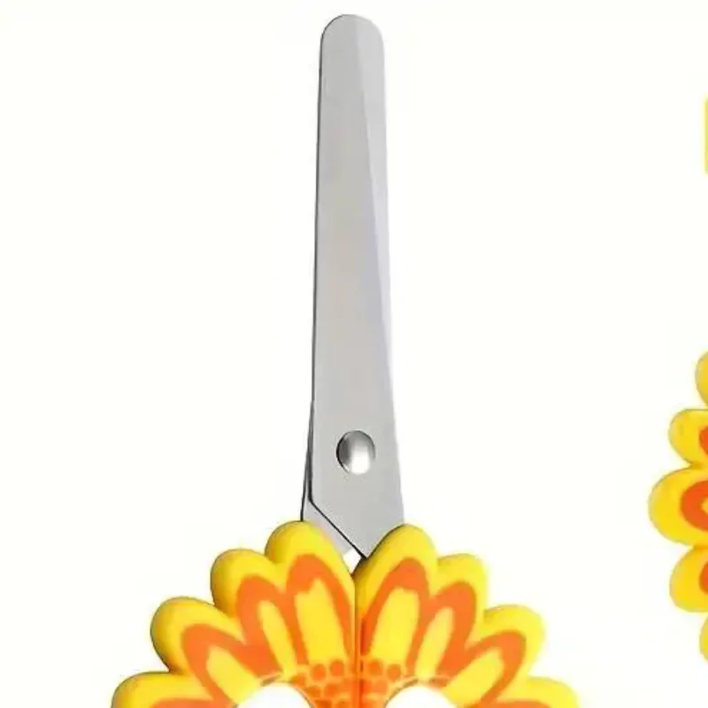 Cute Flower-shaped Safety Scissors, Made Of ABS Resin, Suitable For Office And School Supplies, Desktop Decoration.