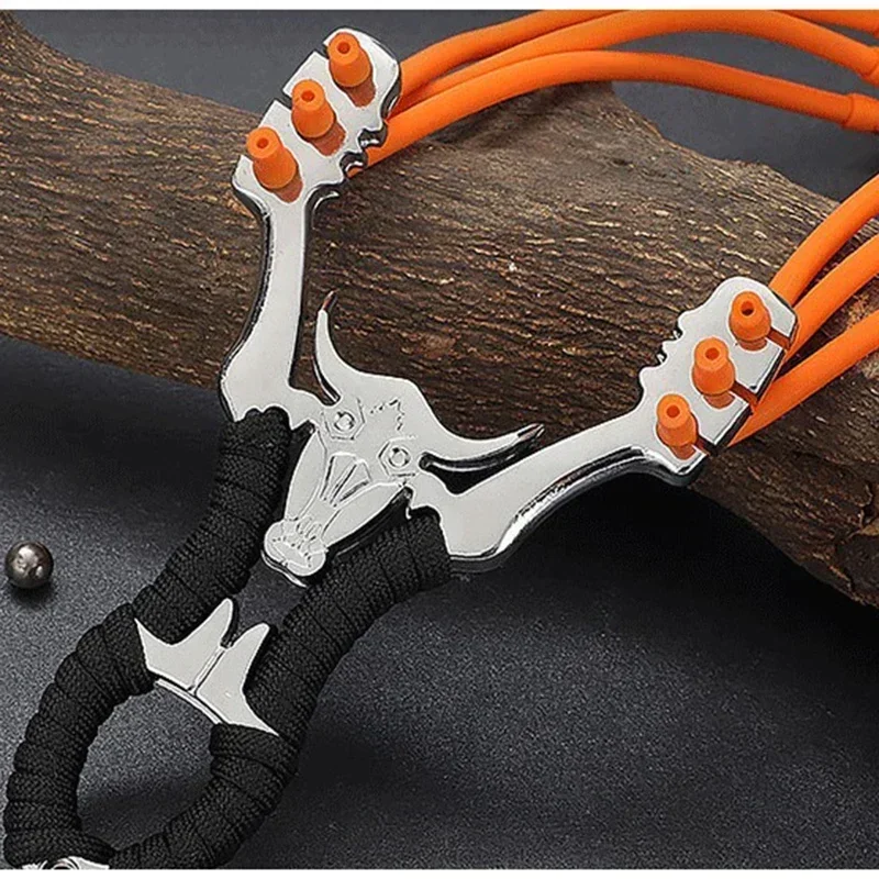 Metal Slingsshot High Precision Strong Catapult Outdoor Big Power Slingshot Hunting Sling with Balls Lance Pierres Puissant