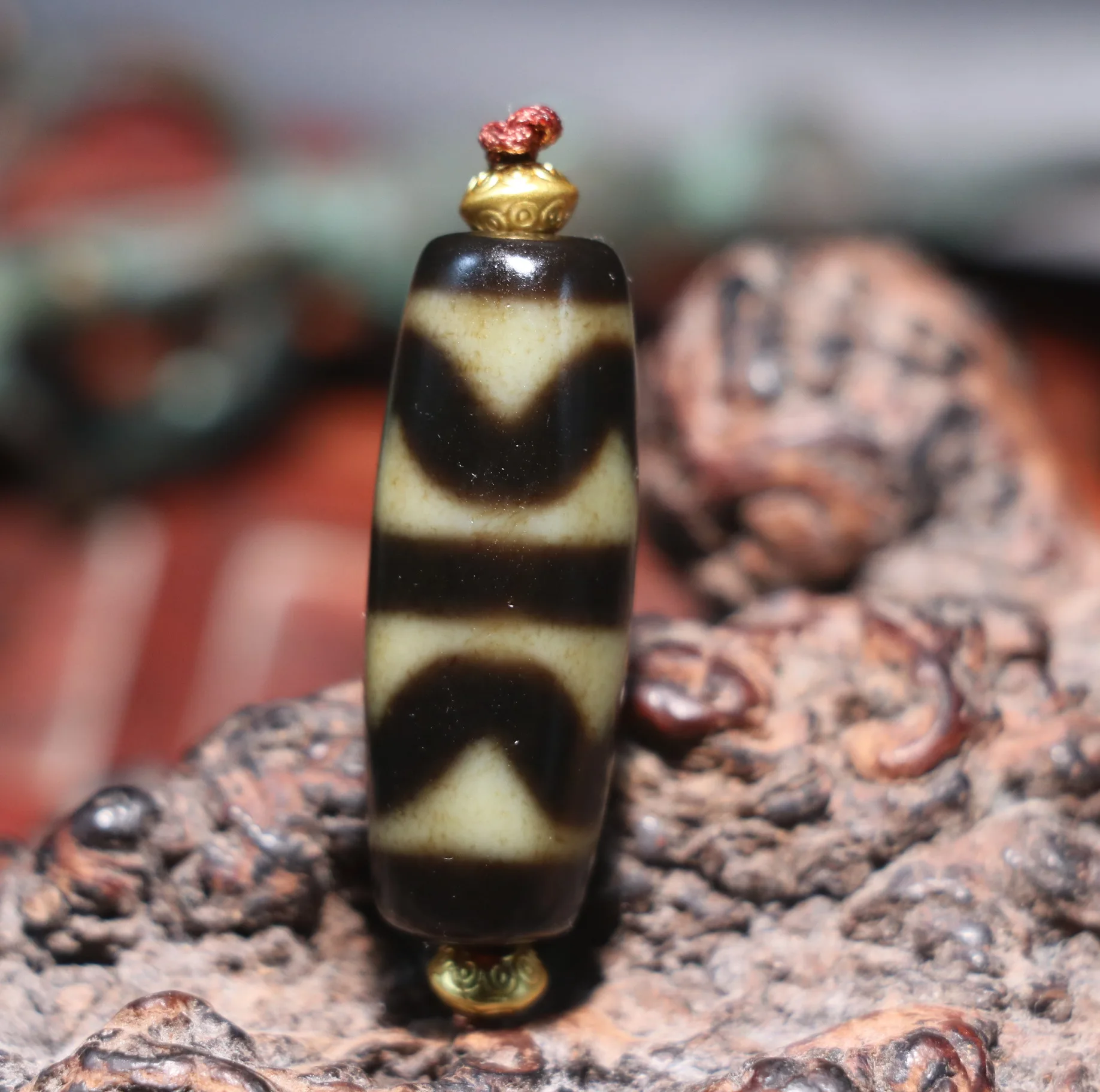 

UPD0320C16 Energy Tibetan Old Agate Ivory Color Double Tiger Tooth Totem dZi Bead 5A Lzk LKbrother Top Quality