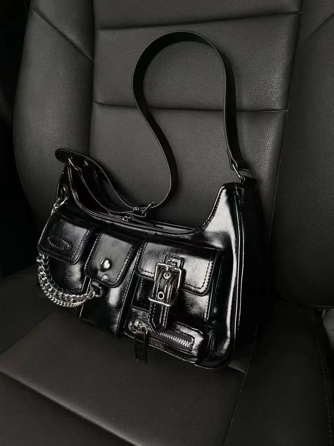 

Bag Women PU Chians Dark Style Fashion Multi-pocket High-Capacity Shoulder Bag Handbag Euro-America Style