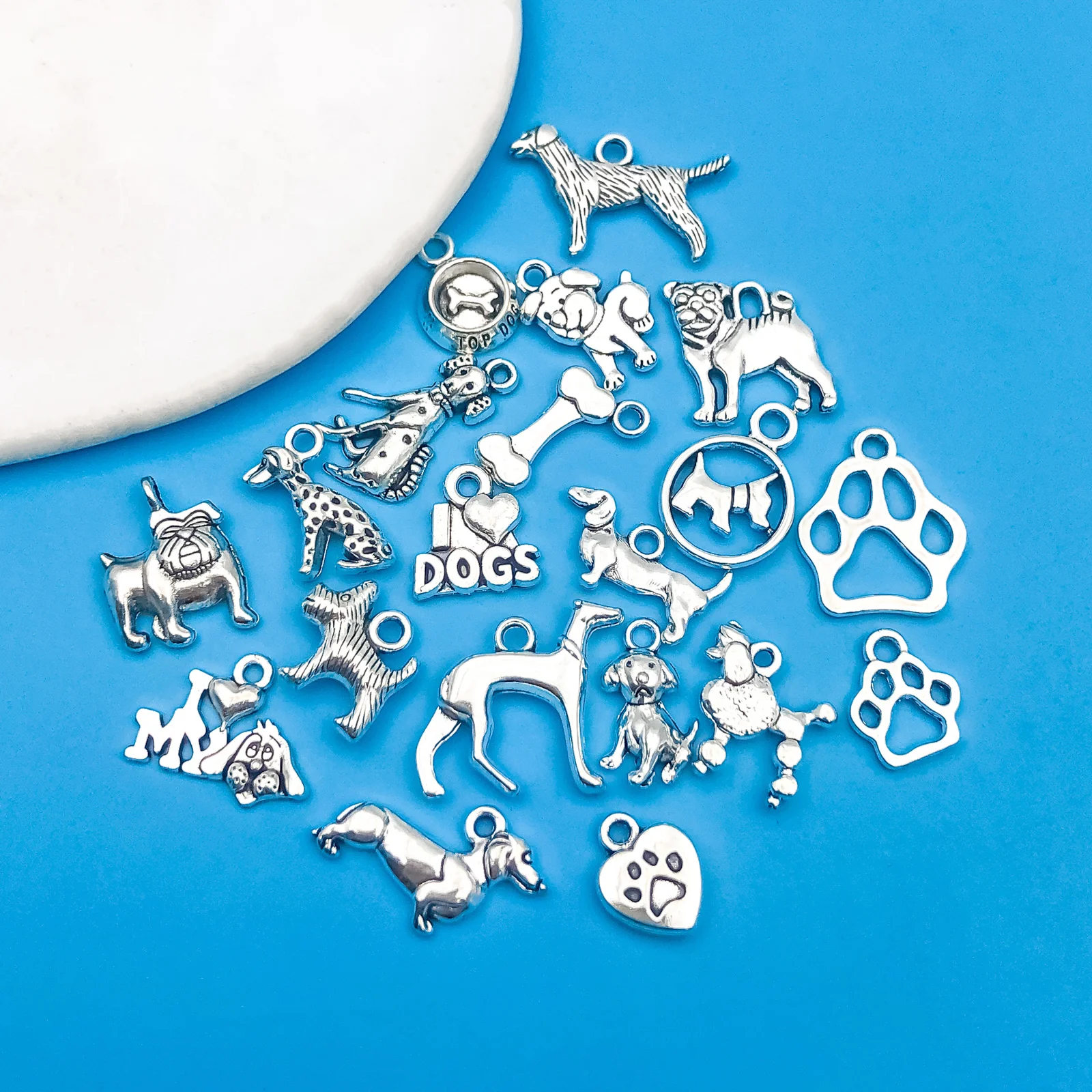 20pcs/Set Zinc Alloy Antique Silvery Animal Dog Shaped Charms Pendant for DIY Necklace Bracelet Earrings Jewelry Making Handmade