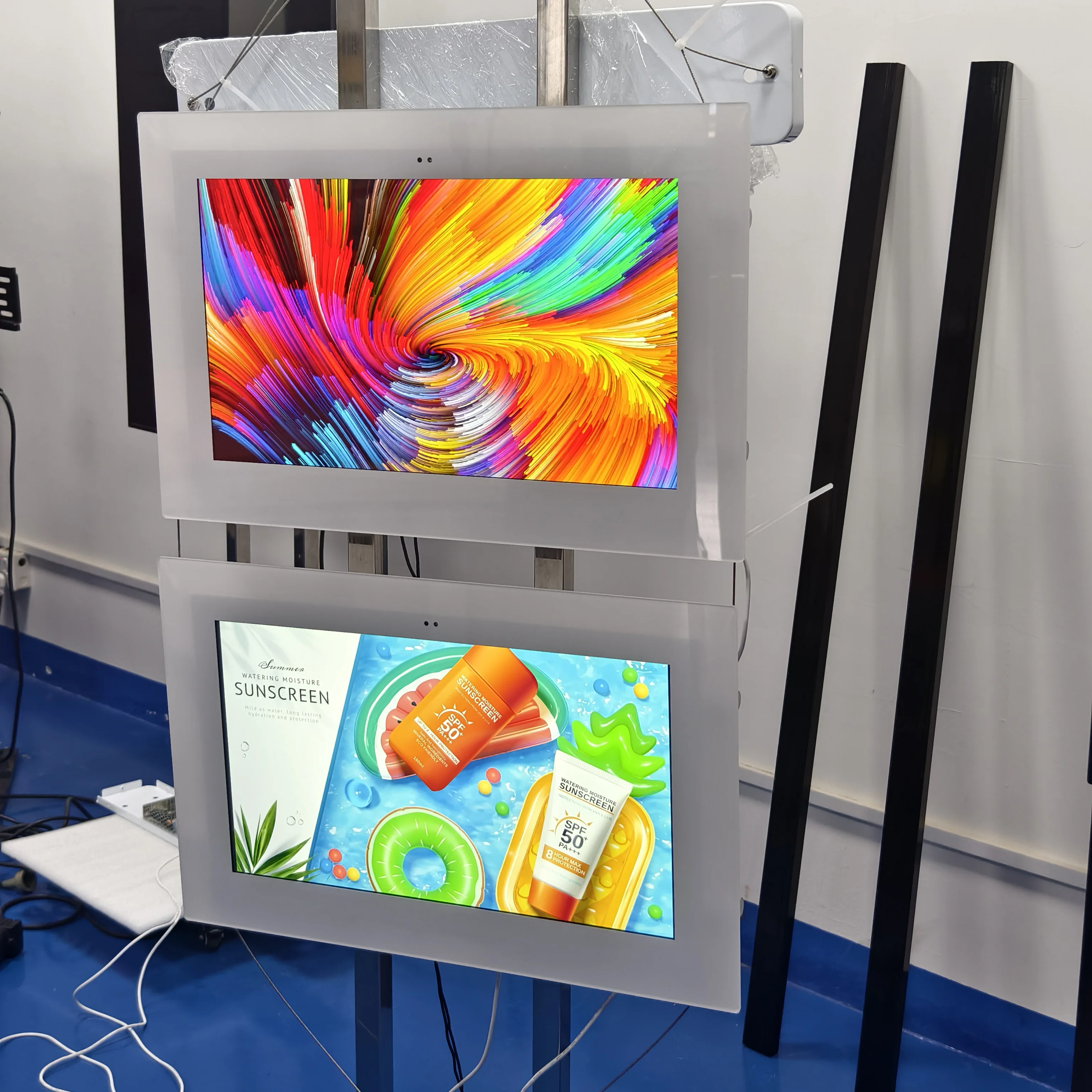 

21.5 Inch Digital Signage Window Advertising Display Speaker for Desktop 2K TFT LCD High Brightness 2000Nits Android