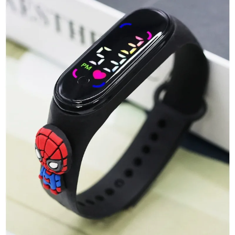 Neue Cartoon The Avengers Cartoon LED-Puppenuhr, niedliche elektronische Outdoor-Sportuhr. Anime Smartwatch. Anime – Detail 10