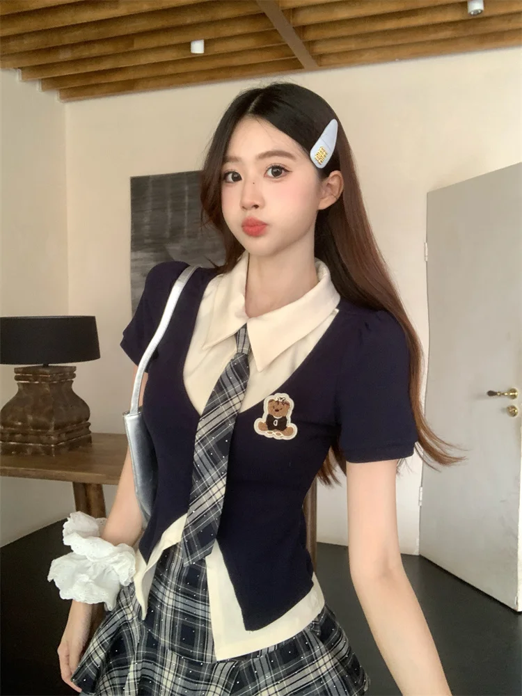Pakaian Musim Panas Wanita Korea Gyaru Preppy Imut Core Shoujo Girl Era 2000-an Set 2 Potong Atasan Lengan Pendek + Rok Mini Kotak-kotak Pinggang Tinggi