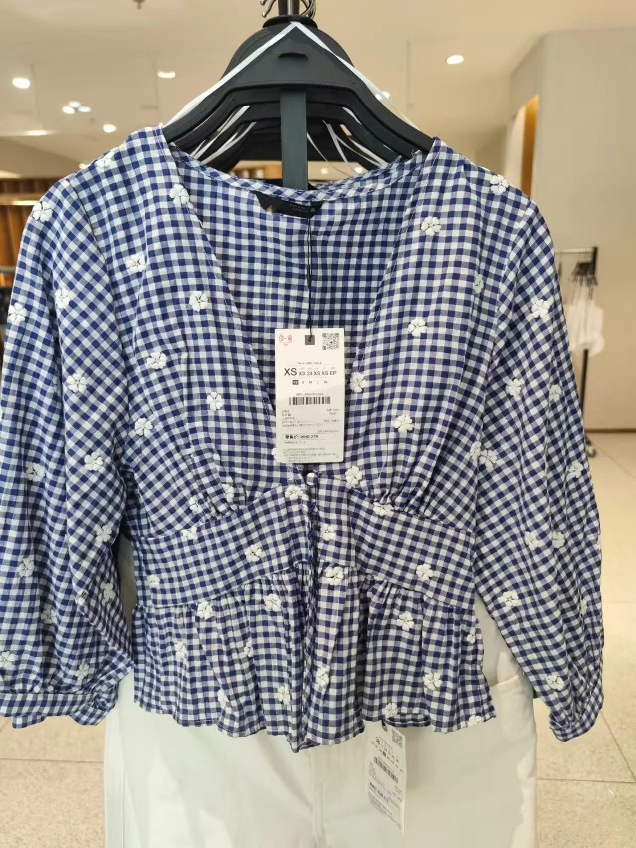 

Summer 2025 Women's irt V-ne Puffy Sve Embroidered Small id Pattern Holiday Sle Cotton Slim Fit Long Sve Top