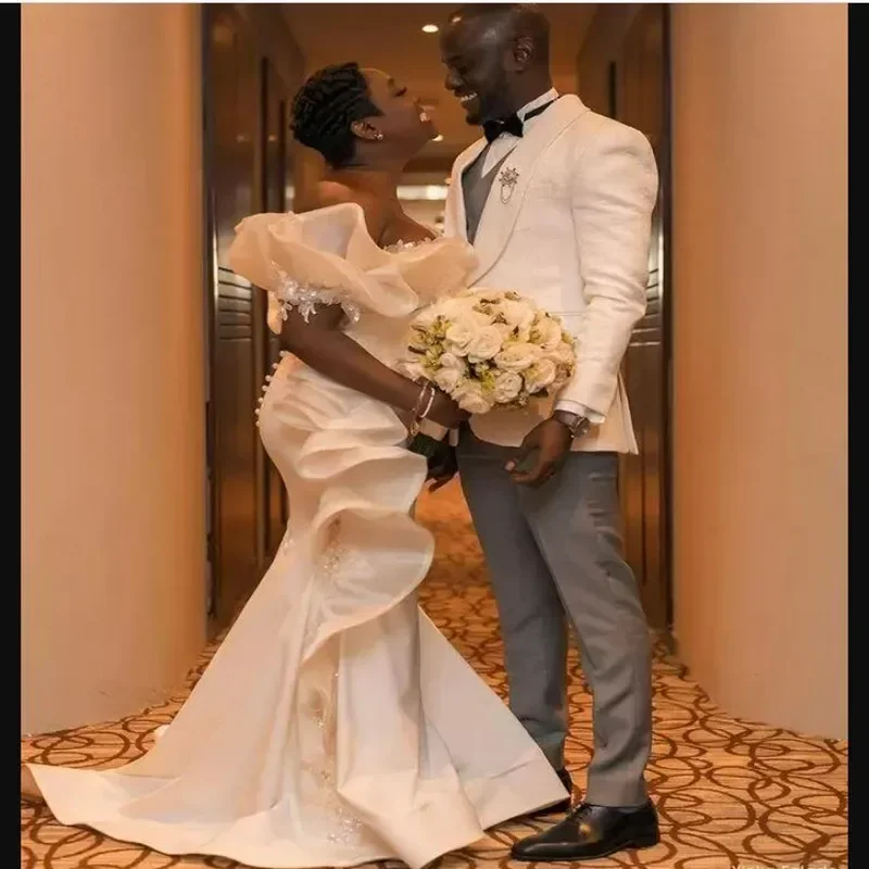 Customized New Arrival Off The Shoulder Mermaid Wedding Dresses Vestido De Novia Handmade Appliques Ruffles BacklessBridal Gown