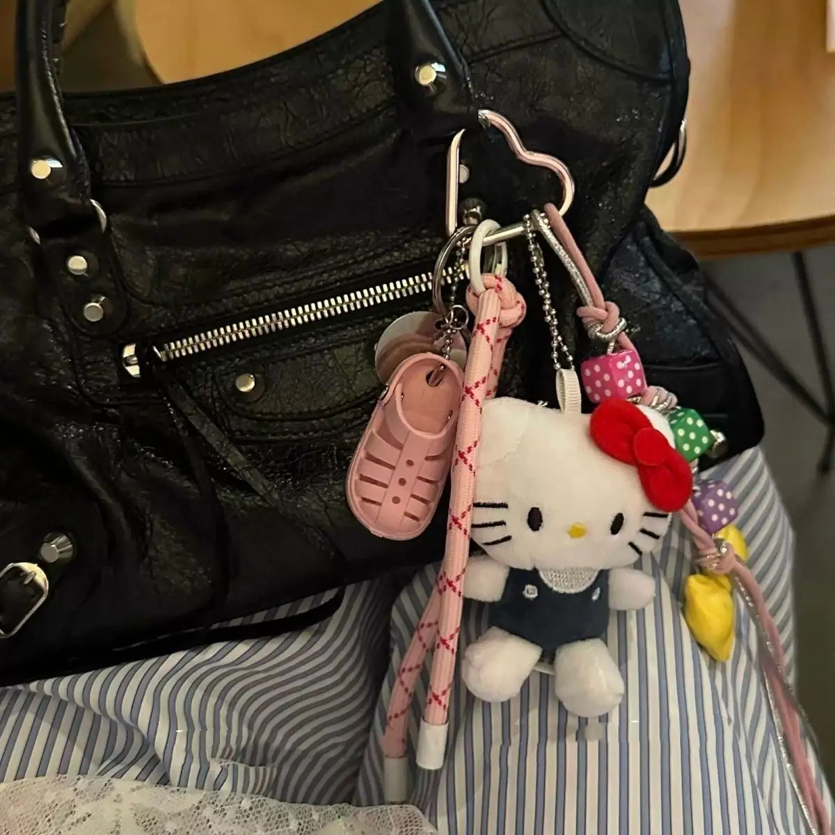 Kawai Hello Kitty Pendant Woven Carabiner Bag Pendant Handmade Beaded Bowknot Plush Doll Backpack Keychain Accessories for Women