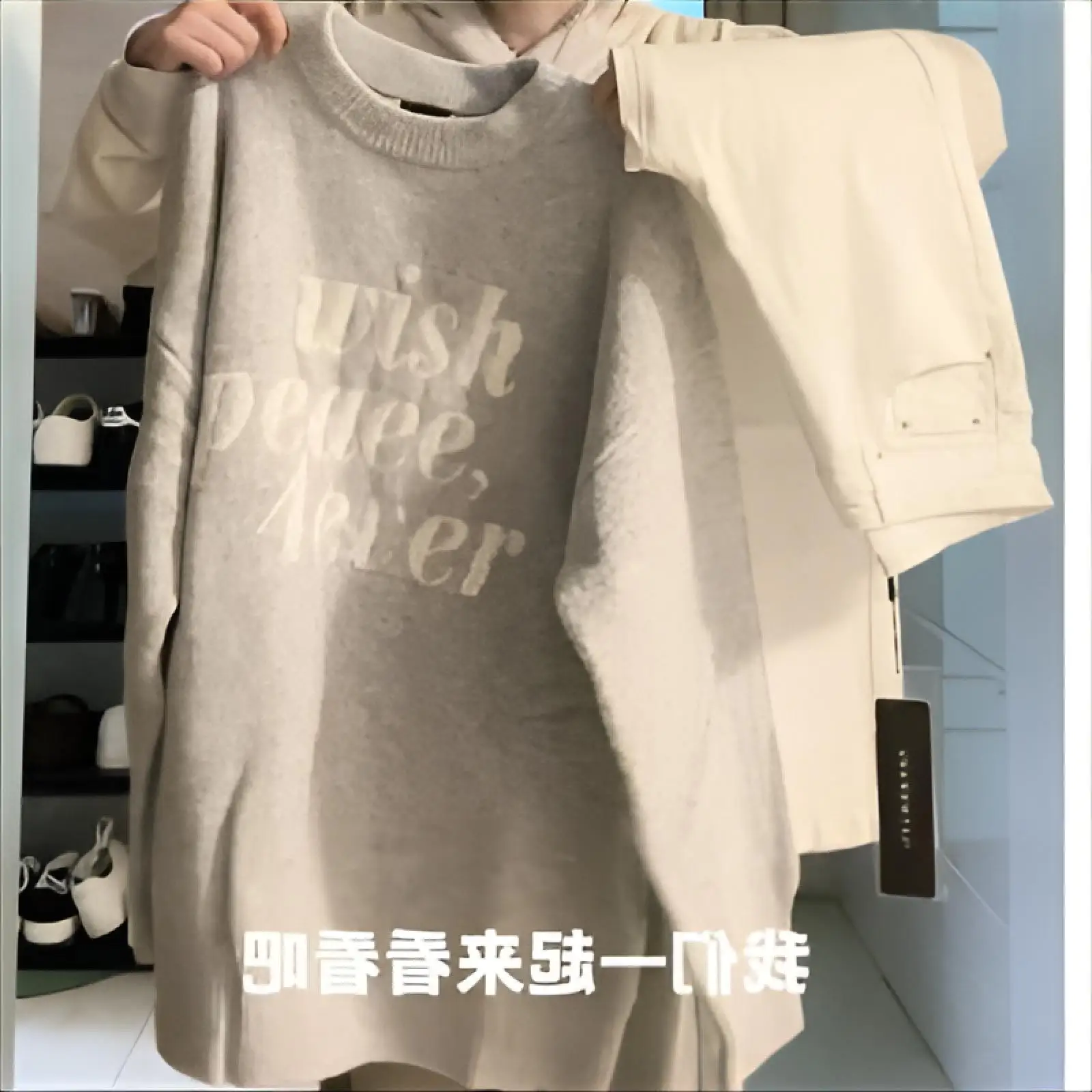 

Женские пуловеры: стильные, для садовых вечеринок, с цветочным принтом, для встреч на открытом воздухе, чаепитий, светских мероприятий, элегантные, для особых случаев, изысканные.