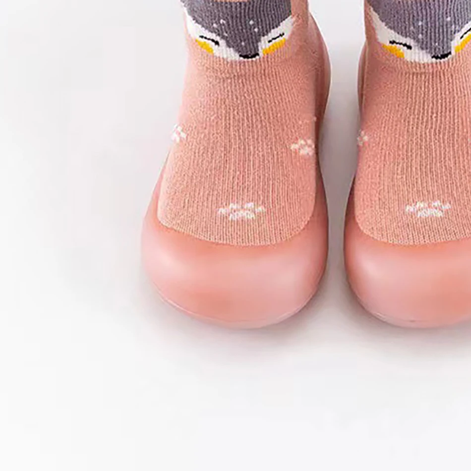 Premium kwaliteit baby antislipsokken zachte zool babyslofjes pasgeboren eerste wandelaars schoenen het hele seizoen binnen comfortabel en veilig