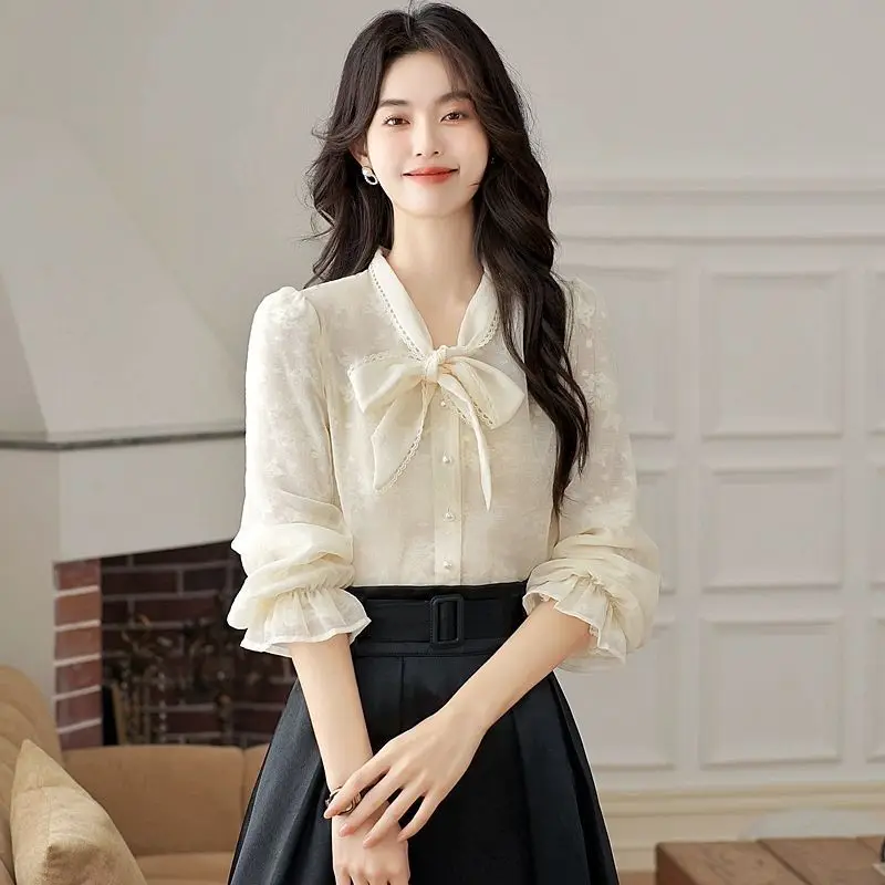 French Retro Chiffon Shirt with Women's Bubble Sleeves, Bow and Ribbon Loose and Stylish Design Fashionable and Chic Top