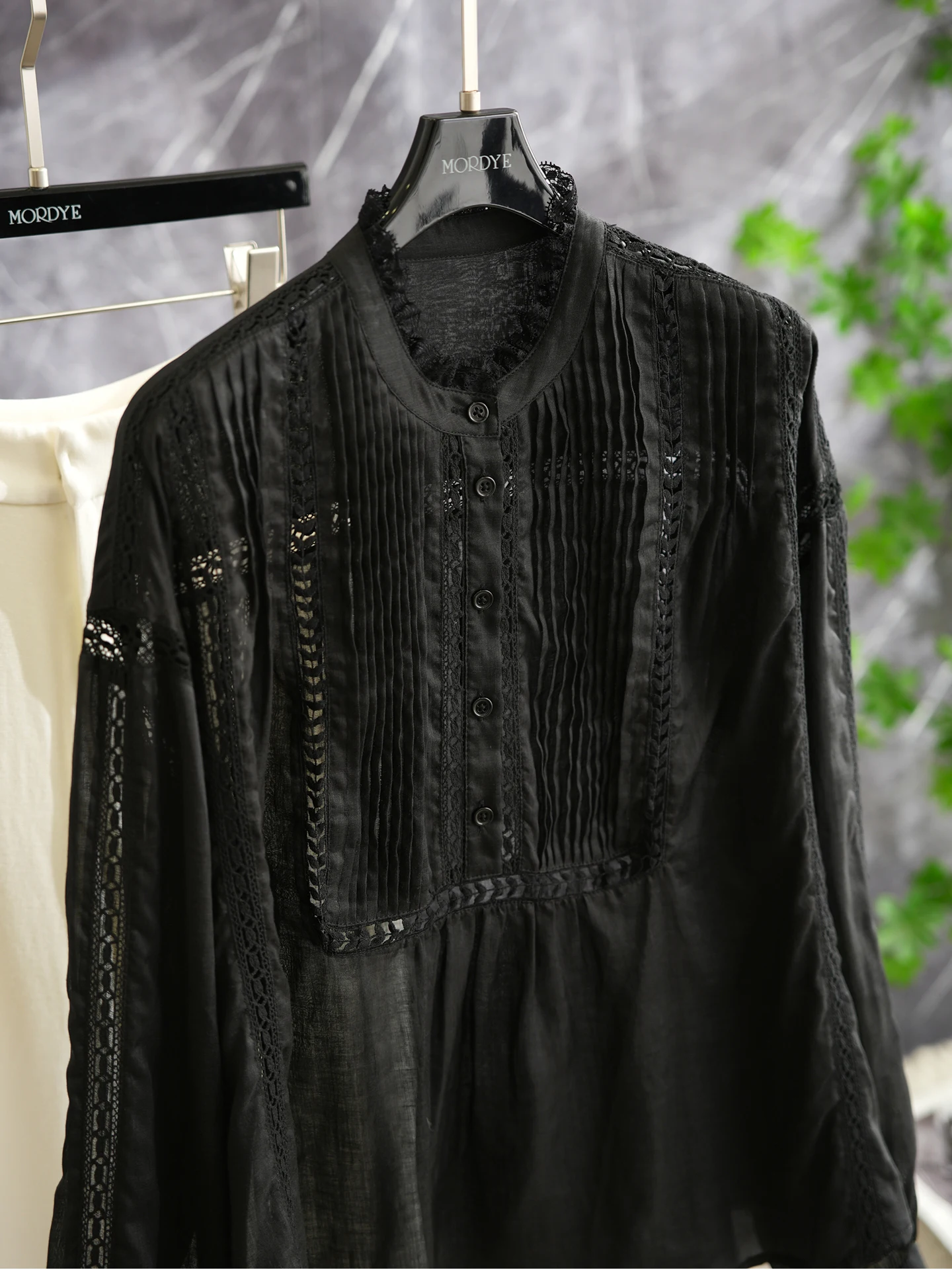 

Элегантная черная льняная рубашка свободного кроя с длинным рукавом, воротником-стойкой и плиссировкой, женская, удобная, дышащая, оригинальный дизайн, топ