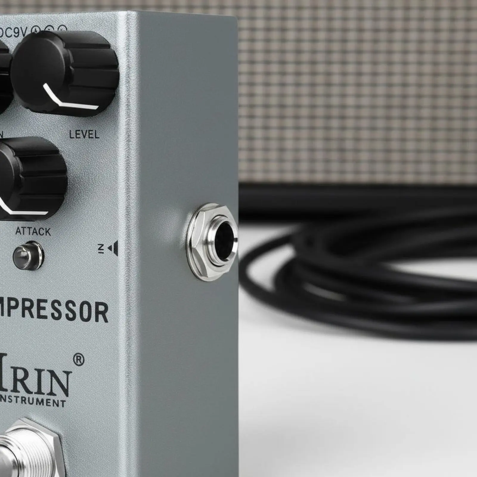 Guitar Compressor Pedal Metal Shell Compressor Pedal Music Gear 9V Power Supply LED Indicator for Studio