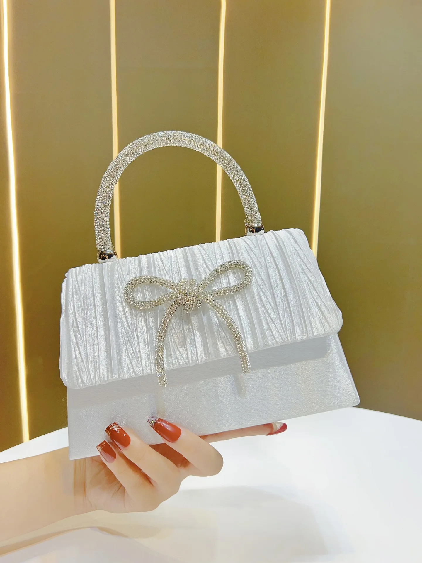 

Новинка 2023 года, женские вечерние сумки с бабочками и бриллиантами, стразы, модные сумки через плечо, вечерние, свадебные, клатчи с цепочкой