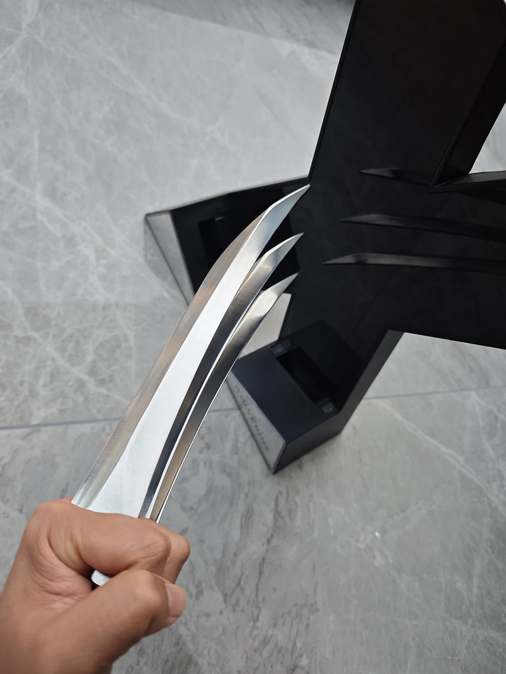 재고 있음 HCMY 울버린 플라스틱 발 코스프레 소품 장식 무기 모델 영화 주변 선물