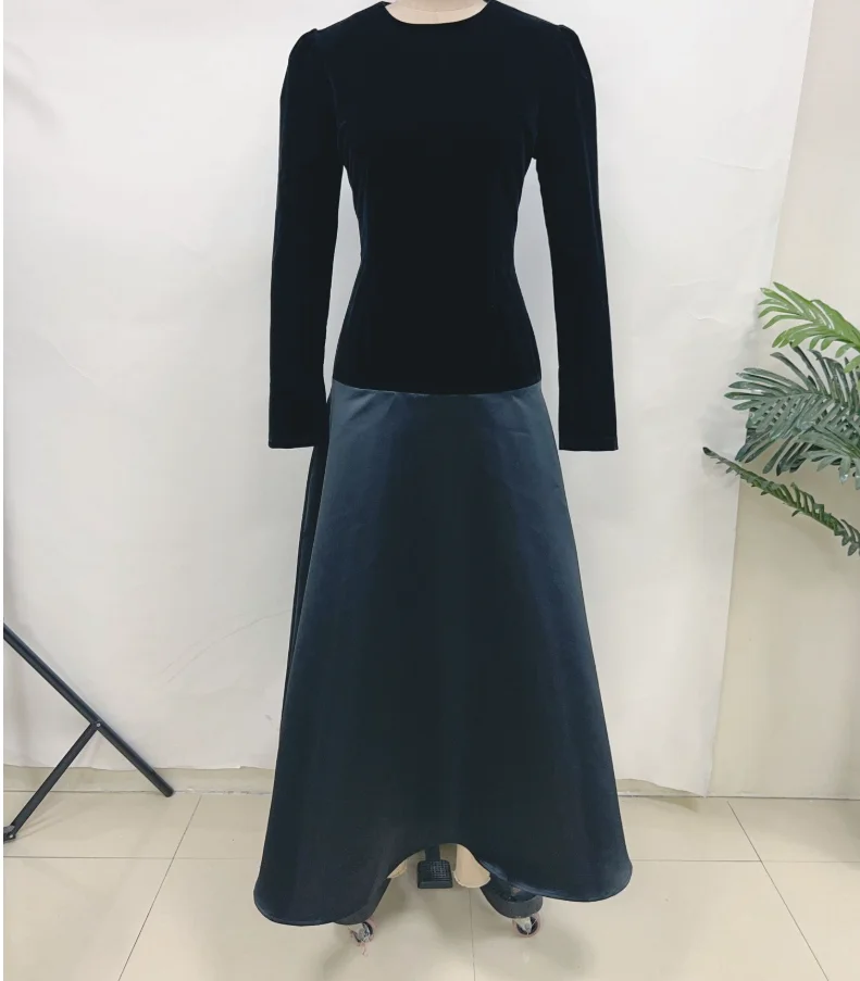 

Autumn Women's Gold Velvet Long Sleeved Top with Patchwork Satin Large Swing Dress Temperament Commuting Retro Elegant Dress
