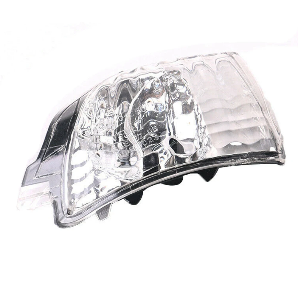 Obudowa kierunkowskazu w prawym lusterku wstecznym bez żarówki do Volvo XC70 XC90 2008-2012