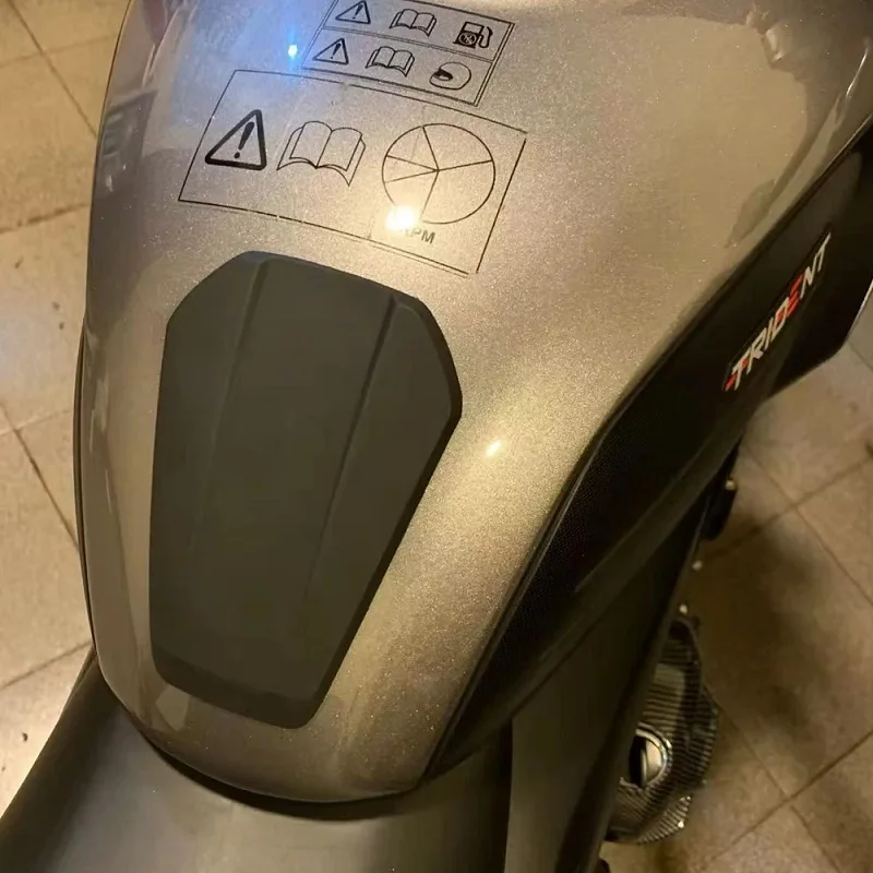 For Triumph Tank Pad SPEED TRIPLE 1200 RS RR STREET TRIPLE 765RS 660 SPEED 400 SPEED TWIN 1200 900 SCRAMBLER 400 X DAYTONA 660