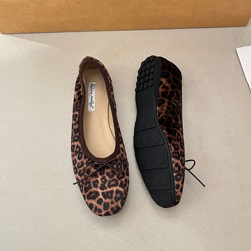 Weiche flache Schuhe für Damen, Neuheiten für Herbst und Winter, lässige Damen-Flachschuhe mit Schmetterlingsknoten, flache modische Flockschuhe für Damen – Detail 11