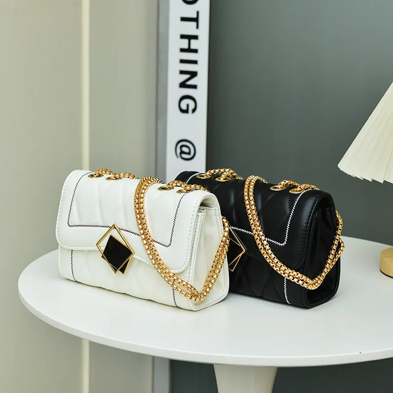 

2024 Senior sense new diamond check women's bag fashion crossbody bag niche design small square bag senior tide chain