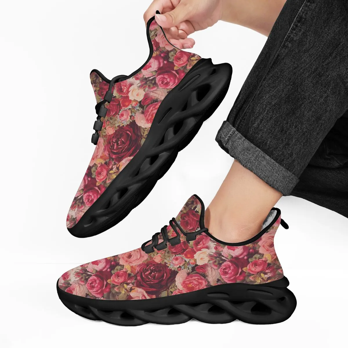 

Couple Style Parent-child Shoes with Rose Floral Pattern and Niche Soft Sole with Hollowed-out Design Printed Sports Shoes
