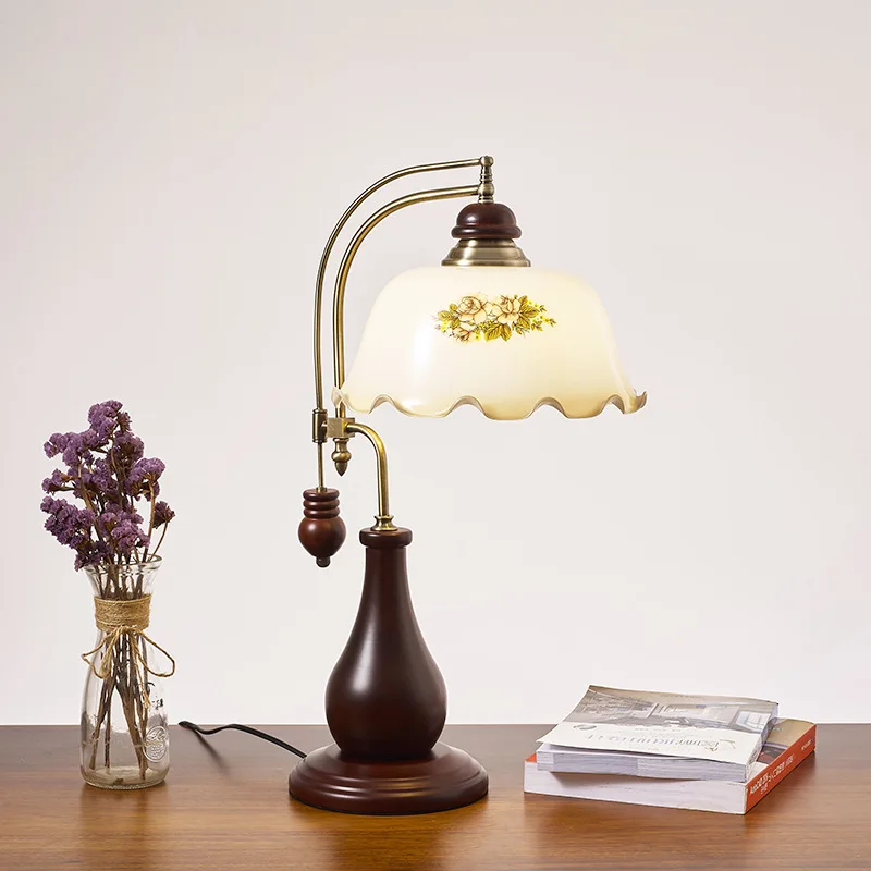 

Pastoral retro table lamp bedroom creative bedside lamp living room white nostalgic hand-painted solid wood wedding