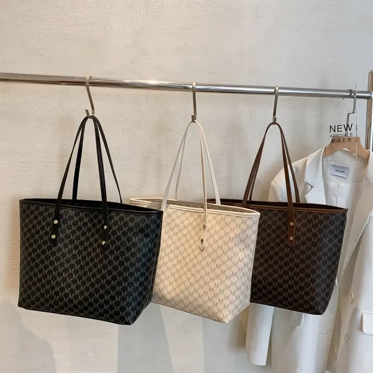 

2025 New 2001 Open Shoulder Handbag Tote Bag One Size Printing Commuter Large Capacity Women's Bag Shopping Bag