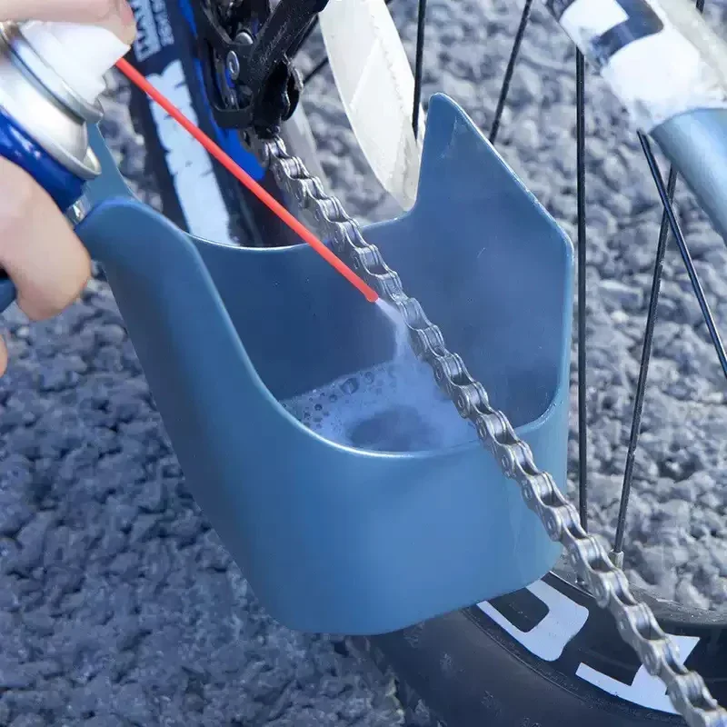 Mountain bike riding maintenance tools, bike oil storage box, outdoor chain cleaning and decontamination storage box