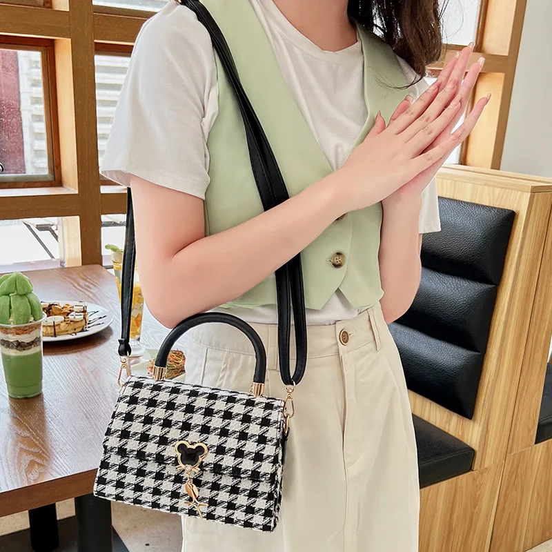 Advanced Texture Portable Square Pouch Women2024New Light Luxury Minority Design All-Match Shoulder Messenger Bag Spring and Sum